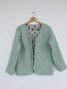 Veste en coton imprimé à la main à motifs floraux verts pour femmes Prairie Chic, col en V, manches longues, respirante, réversible, style bohème - Product Image 5