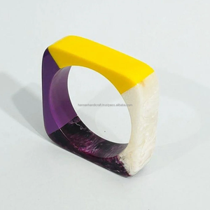 Bracelets en résine de haute qualité utilisés pour les femmes et les filles à l'occasion de fête et de mariage - Product Image 3