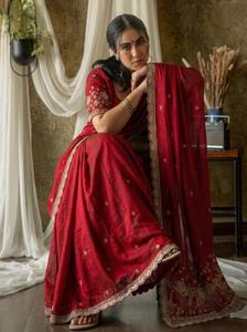 Sari de seda Rangoli con bordado y trabajo de corte tipo C Pallu de diseñador, y blusa sin coser de seda Mono Banglory con bordado. - Product Image 4