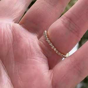 Bague de promesse unique en or 14 carats antique avec lettre L sertie clos et diamant rond de laboratoire, idéale pour les mariages et les fêtes, cadeau pour les amoureux - Product Image 2