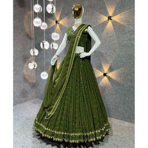 Lehenga Choli de Diseñador con Lentejuelas y Bordado, con Dupatta y Mehendi - Product Image 1