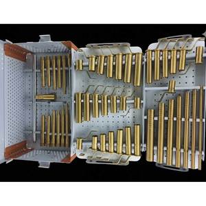 Sistema de retractores tubulares MIS para columna vertebral, instrumentos de cirugía mínimamente invasiva con revestimiento de titanio dorado y caja de esterilización. - Product Image 2