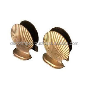 Colección Home Decor Sujetalibros de mesa decorativos de ratán dorado y natural. Hecho de latón y aluminio - Product Image 2