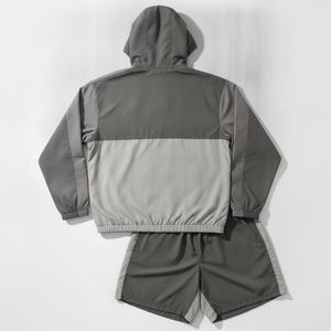 Conjunto de Chaqueta Cortavientos con Capucha y Pantalones Cortos para Hombre, Color Gris con Bloques de Color, Estilo Casual, Ropa de Otoño, Secado Rápido, Tejido de Poliéster - Product Image 2