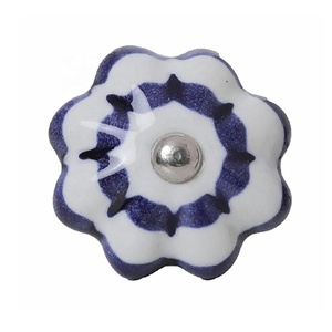 Tiradores de perilla de gabinete de cerámica pintados a mano para puertas de gabinete de armario de cajón en verde disponible en otros colores y patrones - Product Image 6