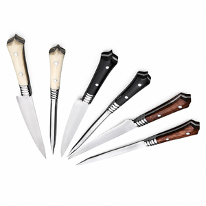 Juego de Seis Cuchillos para Trinchar Carne y Afilador con Hojas Plateadas y Mangos Marrones, Negros y Blancos para Cortar Carne en la Cocina - Product Image 5