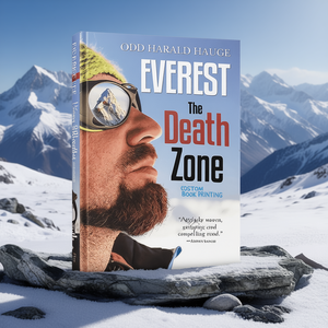 Everest par l'auteur Odd Harald Hauge, impression de livre broché personnalisé à couverture souple - Product Image 3