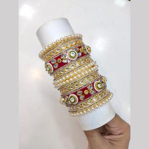 Juego de pulseras finas de acrílico con perlas y piedras Kundan chapadas en oro - Product Image 2