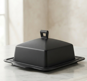 Meilleures ventes : Beurrier avec couvercle hermétique en aluminium noir mat, design minimaliste, couleur unie, pour rangement de cuisine - Product Image 1