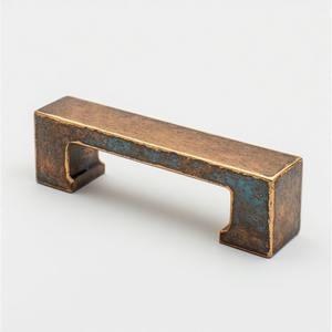 Poignée de porte en métal de qualité supérieure, conçue pour les maisons modernes, les bureaux et les intérieurs commerciaux, offrant robustesse et une prise en main fluide. - Product Image 3