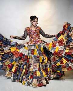 Robe de mariée ethnique indienne pakistanaise pour femmes, longue, en mousseline de coton, Lehenga Choli avec imprimé patchwork, coupe ample, toutes saisons - Product Image 1