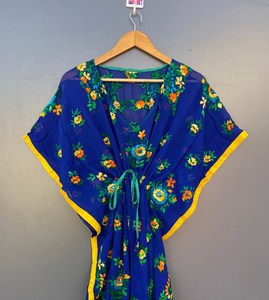 Vestido Kaftán sin Mangas de Algodón con Estampado Floral Tropical para Mujer - Ropa de Playa y para Estar en Casa de Naaz Textile - Product Image 3