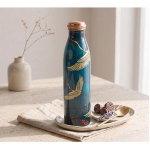 Botella de agua metálica de lujo con diseño floral y tapa de cobre, portátil, para viajes, regalo, promocional, frasco de cobre hermético. - Product Image 3