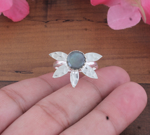 Wholesale Classic Natural <b>Labradorite</b> Gemstone Wedding Party 925 Sterling Silver Bezel Setting Flower Petal Handcrafted <b>Ring</b> - Product Image 2
