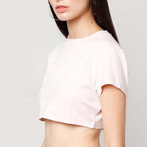 เสื้อครอปท็อปผู้หญิงแบบ OEM ออกแบบโลโก้ได้ตามต้องการ ขายส่งจากโรงงานโดยตรง เสื้อยืดครอปท็อปลำลอง สั่งผลิตขั้นต่ำน้อย - Product Image 1
