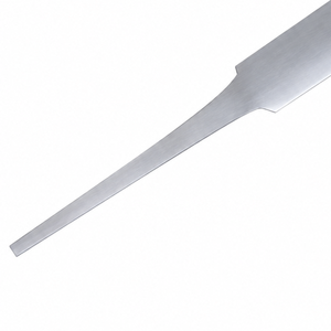 Hoja de cuchillo con punta de lanza en acabado satinado plateado, con espiga estrecha y delgada para la creación de mangos personalizados y proyectos de cuchillos DIY. - Product Image 2