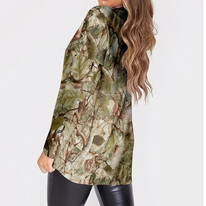 Sweat-shirt à col rond minimaliste camouflage pour hommes et femmes, pull vert camouflage élégant pour un style décontracté au quotidien - Product Image 2