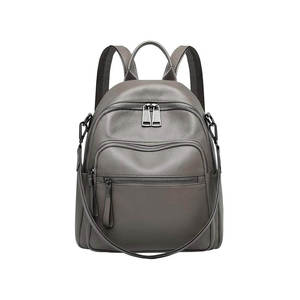Sac à dos en cuir gris gaufré 80g avec poche avant zippée, poignée supérieure, doubles bretelles et bandoulière, sac à dos de jour - Product Image 1