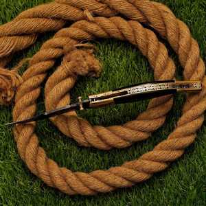 Cuchillo de caza plegable de bolsillo para exteriores, hecho a mano con acero de Damasco, con mango de madera negra y hoja de punta curva. - Product Image 3