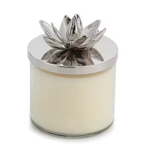 Pot à bougie en verre transparent pour cire de soja avec couvercle doré métallique et sculpture de papillon monarque jumeau, idéal pour la décoration de fêtes et banquets - Product Image 6