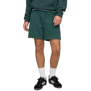 Shorts décontractés pour hommes en polyester/coton satiné vert uni, taille élastique, mi-haute, respirants, imperméables et à séchage rapide - Product Image 4