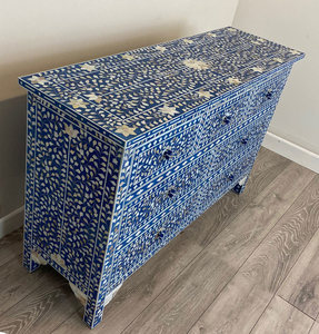 Mueble de Salón Moderno de Diseño con Incrustaciones de Nácar, Gabinete de Aglomerado Hecho a Mano con Cajones de Almacenamiento y Incrustaciones Florales Azules - Product Image 4