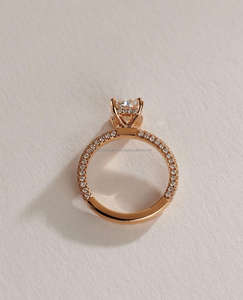 IGI Lab Grown Radiant Cut Diamond Vintage 14k Yellow Wedding/Bague de fiançailles unisexe Fine Yellow Gold Anniversary Party-Worthy - Product Image 2