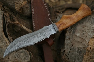 Couteau Bowie artisanal en acier Damas d'A&M ENTERPRISES, manche en bois, qualité industrielle, pour le camping, la survie et la chasse professionnelle. - Product Image 4