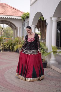 Lehenga Choli Especial para Navratri, Alta Demanda, con 2 Hermosos Colores, Lehenga Choli Nupcial a Precio de Mayoreo - Product Image 1