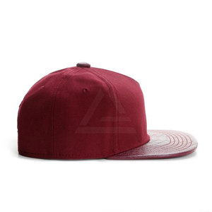 Casquette snapback unisexe avec visière plate, ajustement confortable, matériau durable, adaptée aux tenues décontractées et aux activités de plein air - Product Image 2