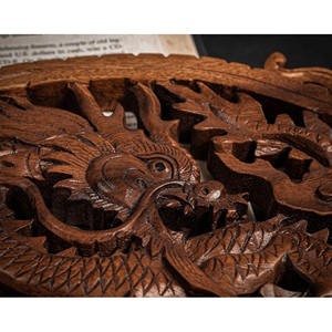 Sculpture de dragon décorative en bois artisanal de qualité supérieure pour salon, objet cadeau en bois personnalisé - Product Image 2