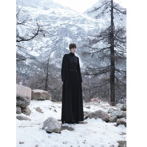 เสื้อโค้ทยาวแบบใหม่สำหรับผู้หญิง เป็นมิตรกับสิ่งแวดล้อม ELYSIAN KIMONO LONG COAT สไตล์ลำลอง สวยสง่า ปักลายดอกไม้ คอวี เสื้อโค้ทผู้หญิง - Product Image 2