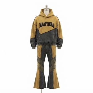 Ensemble survêtement homme gris moutarde avec veste zippée color block et pantalon large – Tenue décontractée et tendance personnalisable pour le streetwear - Product Image 3