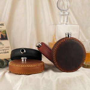 Gourde à whisky en cuir, forme ronde, élégante, portable, parfaite pour les voyages, les cadeaux et l'utilisation personnelle au bar. - Product Image 5