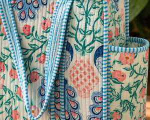 Bolsa de Mano Acolchada de Algodón con Diseño Floral de Veer Handicrafts, Cierre de Cremallera, Gran Capacidad, Estilo Moderno, Hecha en Rajasthan, para Compras y Viajes - Product Image 5