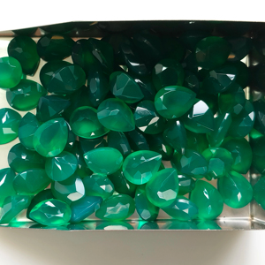 Onyx vert naturel 9x7MM taille poire, pierre précieuse de qualité supérieure pour la fabrication de bijoux, certifié Red Mountain Gems - Product Image 3