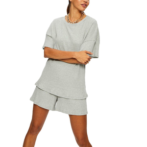 Fisoew Conjunto de 2 piezas para mujer, camiseta extragrande a juego y pantalones cortos de ciclista, conjunto informal transpirable para verano - Product Image 3