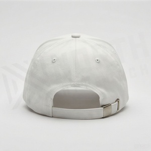Casquette de baseball blanche à 6 panneaux avec logo brodé géométrique sur le panneau avant, unisexe, décontractée, ajustée - Product Image 2