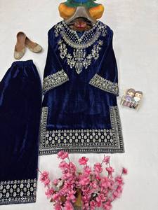 Ensemble Kurta Palazzo en velours pur brodé à manches longues, style tendance, robe/tenue de soirée, costumes Punjabi pour femmes - Product Image 1