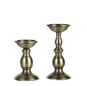 Nuevo candelabro con acabado antiguo para decoración del hogar, portavelas de aluminio fundido, acabado en latón antiguo, hecho a mano y personalizado. - Product Image 3