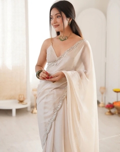 Salwar Kameez de Seda con Adornos Estilo Bollywood KV para Fiestas y Eventos - Product Image 2