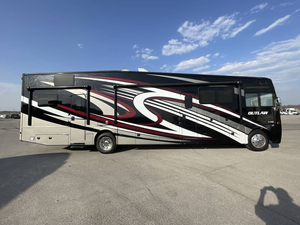 Used 2022 T-h-o-r O-u-t-l-a-w 38KB Trailer - Product Image 6