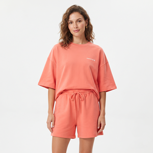 Conjunto de Camiseta y Pantalones Cortos de Moda con Logotipo Personalizado, Camiseta de Manga Corta, Conjuntos Cortos para Mujer, Conjunto de Dos Piezas a la Moda - Product Image 5