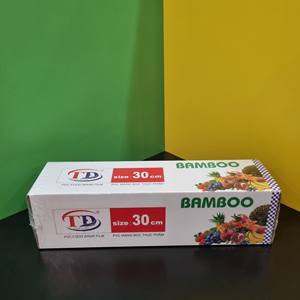 Film étirable PVC de qualité supérieure pour emballage alimentaire frais, fabriqué au Vietnam, qualité alimentaire, épaisseur 10/11 microns, longueur 400m 500m - Product Image 2