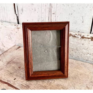 Marco DE FOTOS ejecutivo OakMount | Marco de mesa Premium para cabinas de oficina, vestíbulos de hotel y pantallas de memoria de recepción formal - Product Image 3