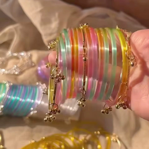 Bracelets en verre tendance/Chudiyan pour femmes et filles, taille et modèle personnalisables/Bracelet en résine style ange, artisanat en résine - Product Image 1