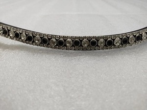 Diadema de Cuero de Alta Calidad para Caballo con Diseño de Tres Filas de Cristales Blancos y Negros para Accesorios de Brida, Disponible al Mejor Precio del Mercado - Product Image 3