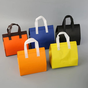 Bolsas Térmicas Personalizadas con Logotipo, de Tela No Tejida, Reciclables e Impermeables para Entrega de Alimentos, Exhibiciones, Supermercados - Product Image 1