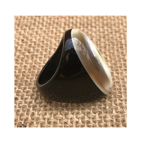 Anillo de cuerno tallado vintage de Cerdeña, Italia - Product Image 2