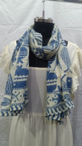 Pareo de Algodón Azul y Blanco con Estampado Abstracto de Peces, Ligero, para Mujer, Ideal para la Playa, Verano y Vacaciones - Product Image 5